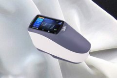 色差儀檢驗絲綢的白度